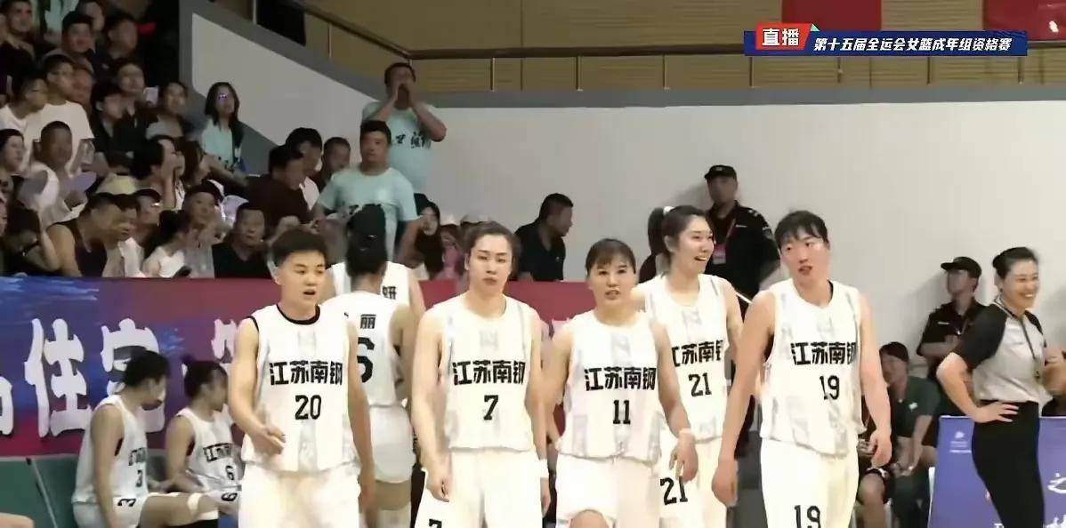 李梦两战52分梦回巅峰！宫鲁鸣爱将7中1辣眼睛，陈晓佳16分伤退