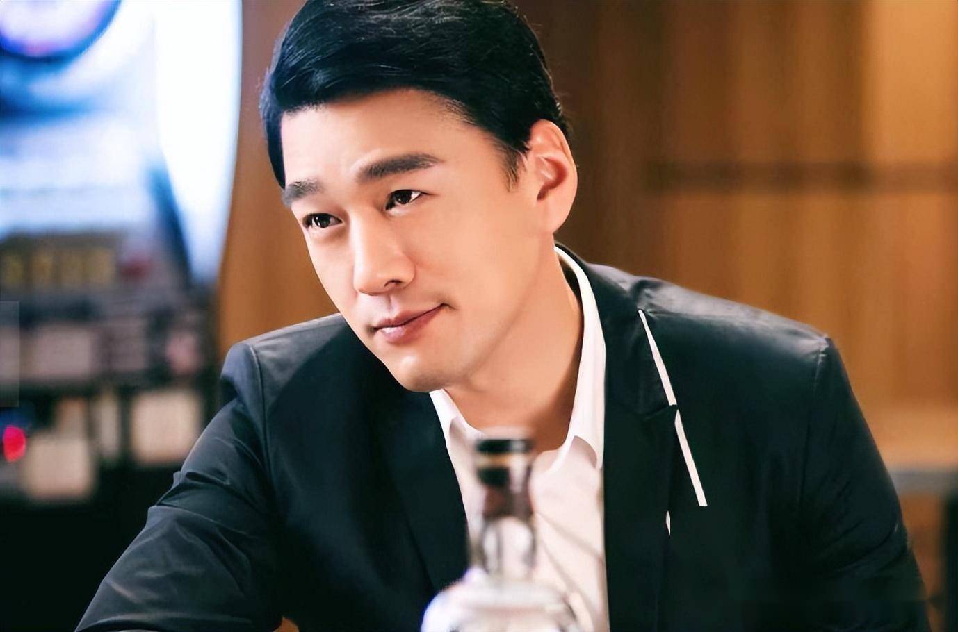 正当王耀庆陷入情感和事业的迷茫之中时,他得到了一次出演电视剧的