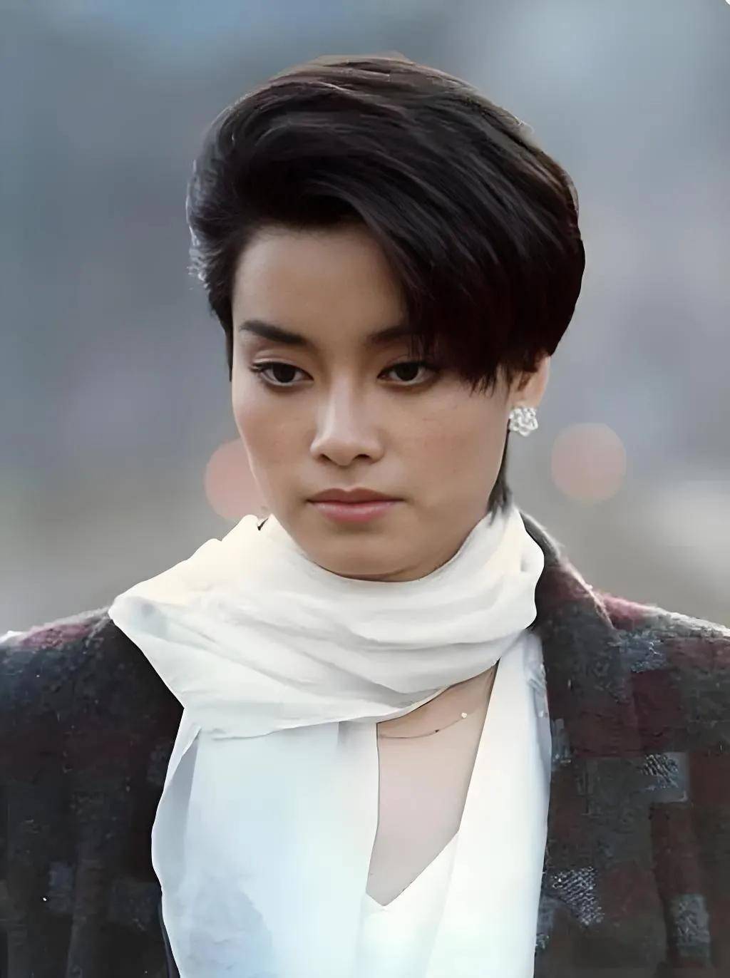 年轻时的毛阿敏有多美?她的才貌曾轰动香港娱乐圈