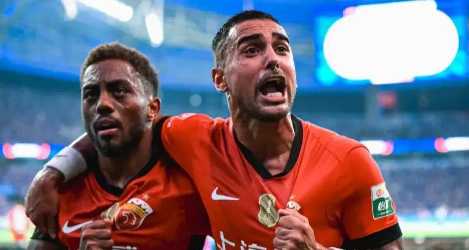 1分之差！上海海港迎榜首之爭，河南隊或輪換，海港有望登頂沖冠