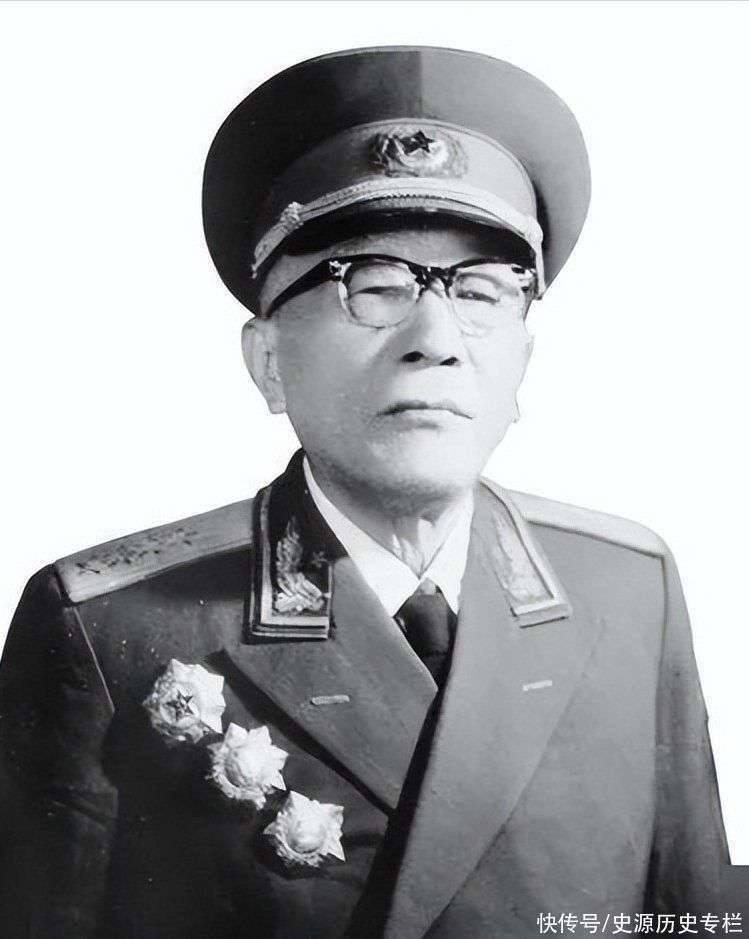 黄克诚当中纪委常务书记,为大批干部平反,却唯独没帮上一位老将_粟裕_历史_彭总