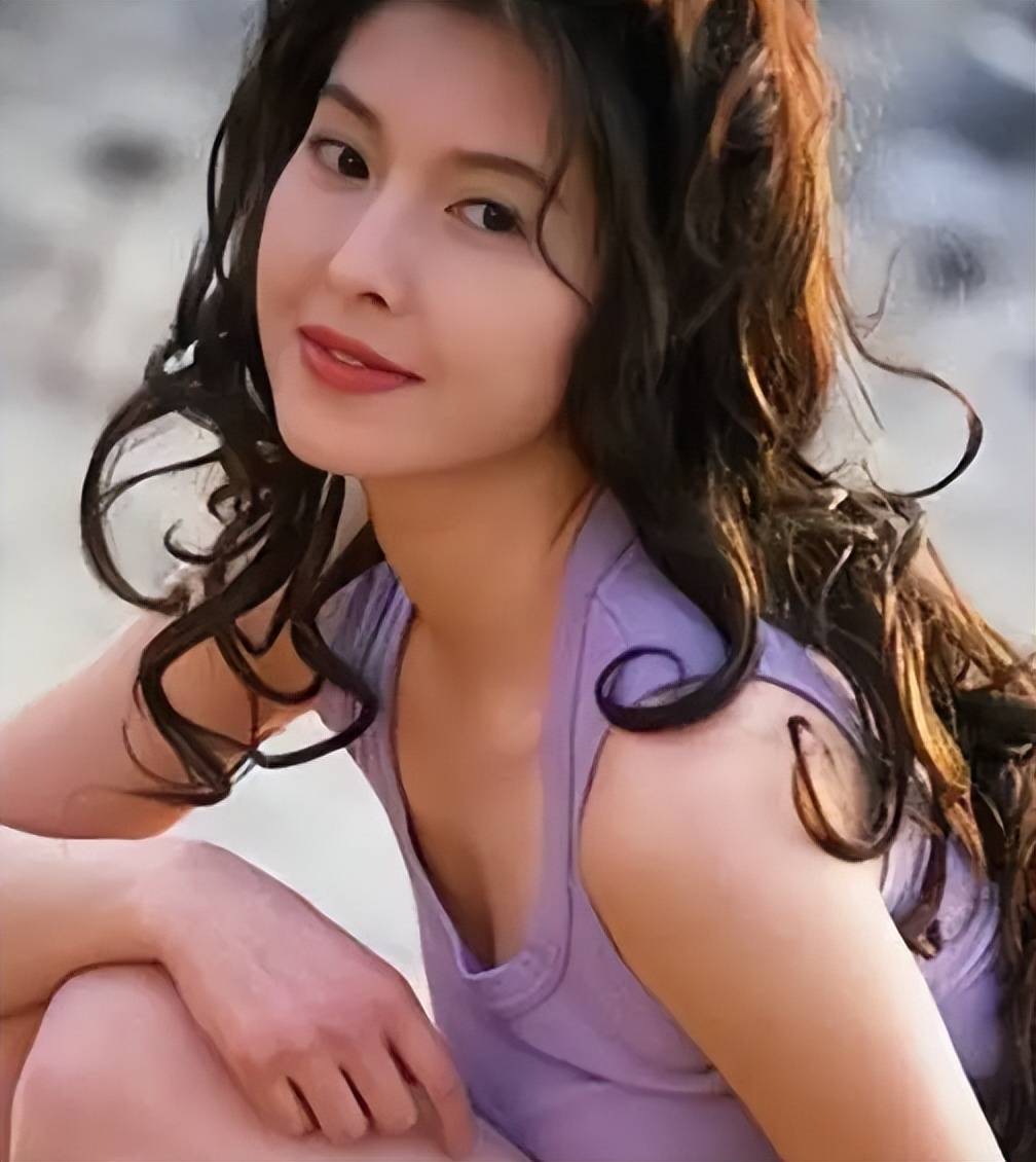 李婉华我和吴镇宇同居8年,但凡他求婚,我绝不另嫁他人