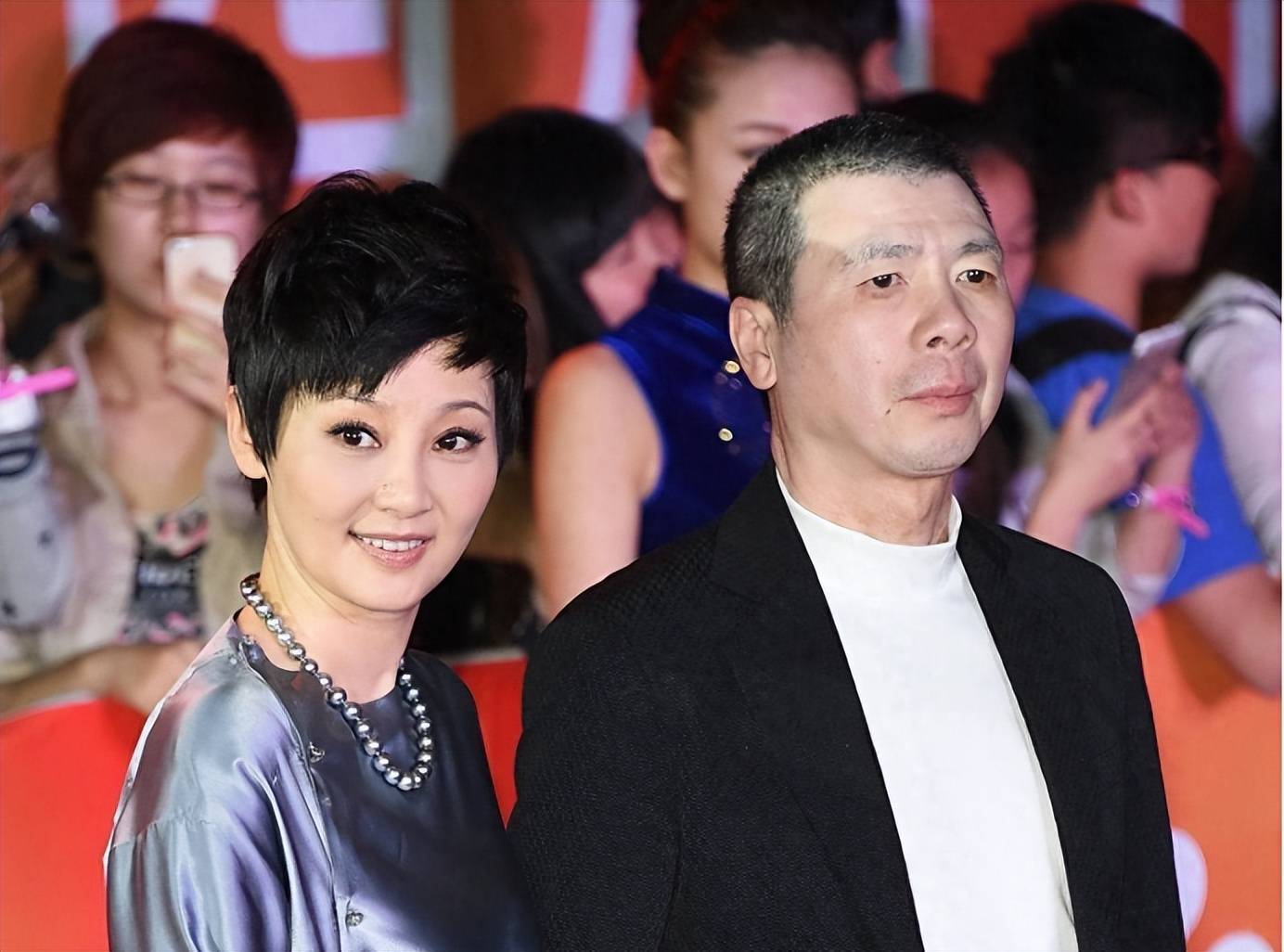 冯小刚和许晴合影,冯小刚和徐帆合影,生理性喜欢显而易见