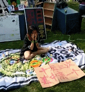 搞笑GIF：这姐路人视角长这样啊，真的惊艳了路人!