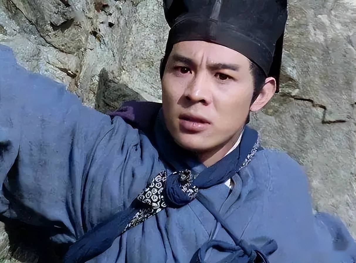 原创62岁李连杰曝光住院图憔悴得让人心酸患甲亢12年已交待过后事