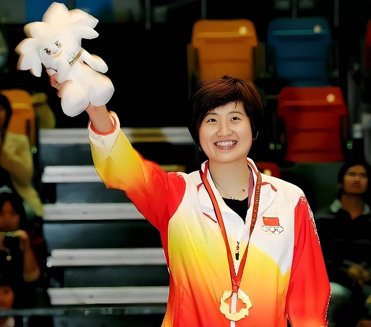 而是嫁给了小2岁的许昕