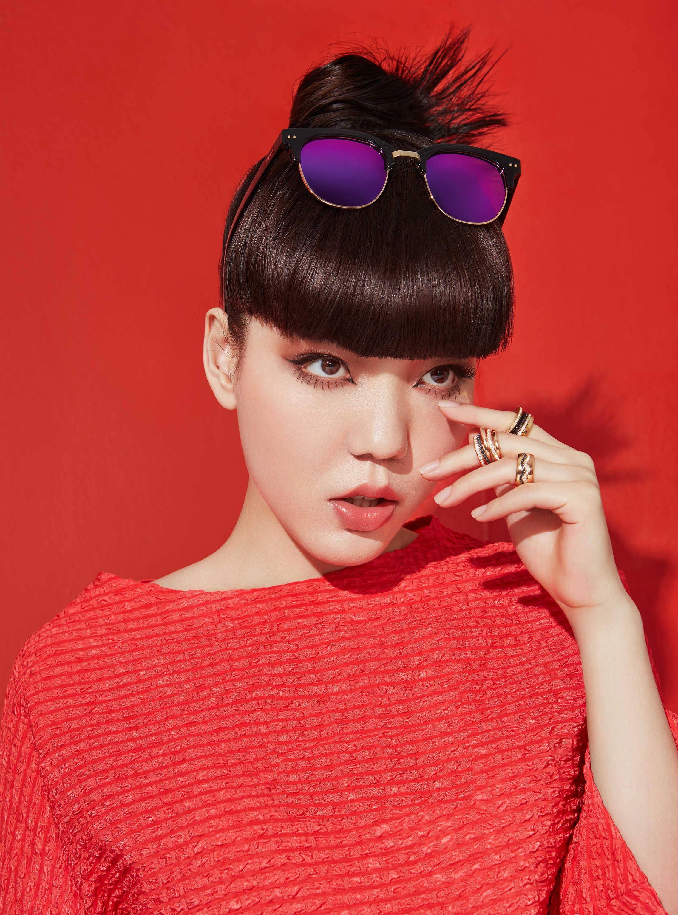 事实证明,消失的"巨星"吴莫愁,已经走上了另一条大道!