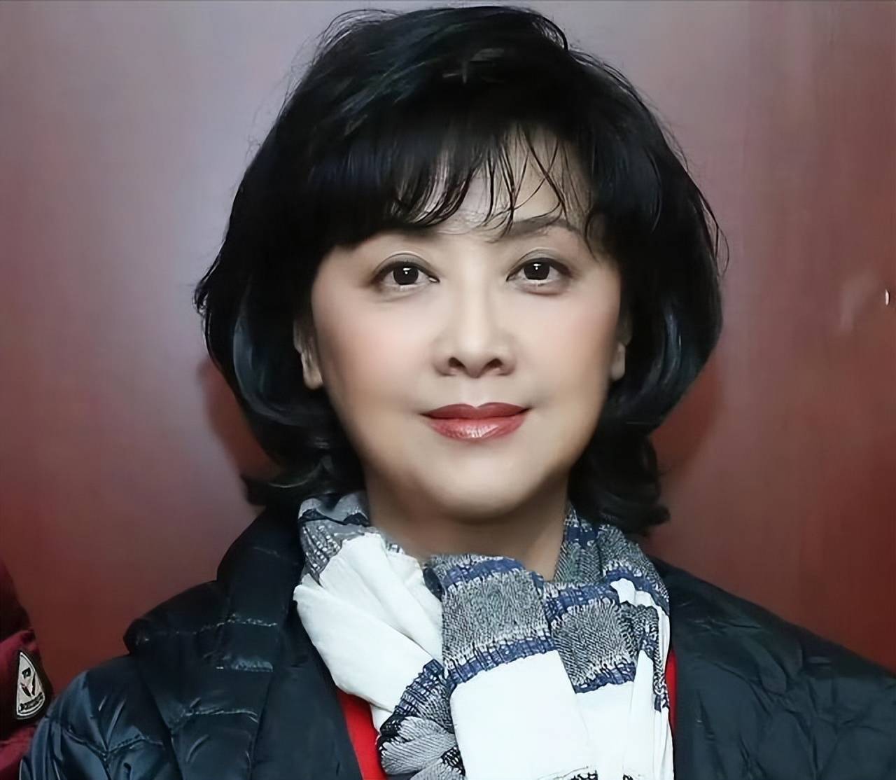 演员朱琳现状:73岁像极了50岁,和二婚丈夫"丁克"至今没孩子