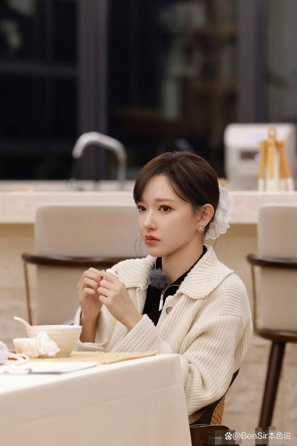 爱奇艺副总太太李嘉格:我结婚了,我妈还想和我一起睡!