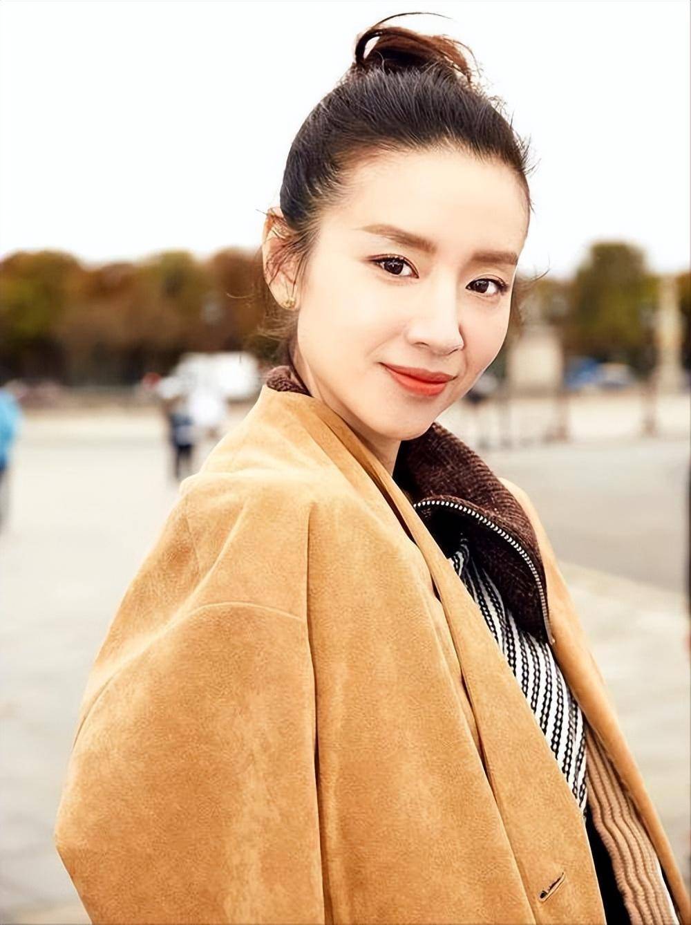 清纯的外表下是强大的"野心",董洁十年的"起伏"人生真不简单