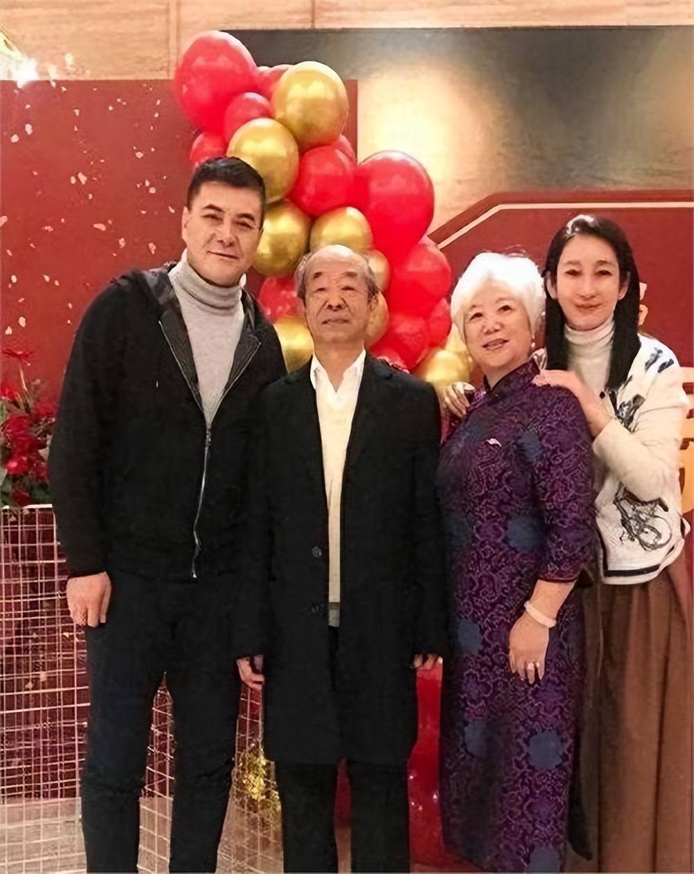 47岁的秦海璐,每月给丧子丧夫的婆婆生活费,我是您的第三个孩子