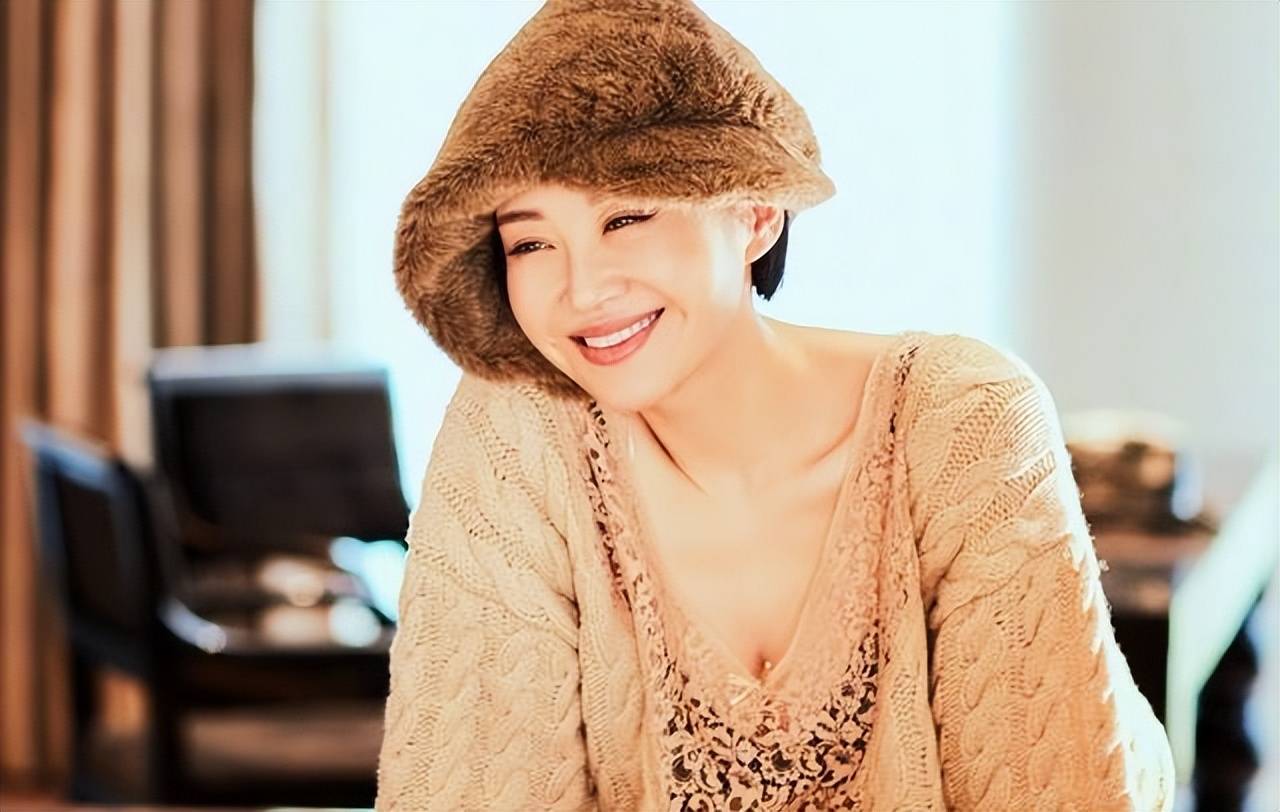 事实证明,54岁"风流成性,老少通吃"的许晴,真是越活越火辣