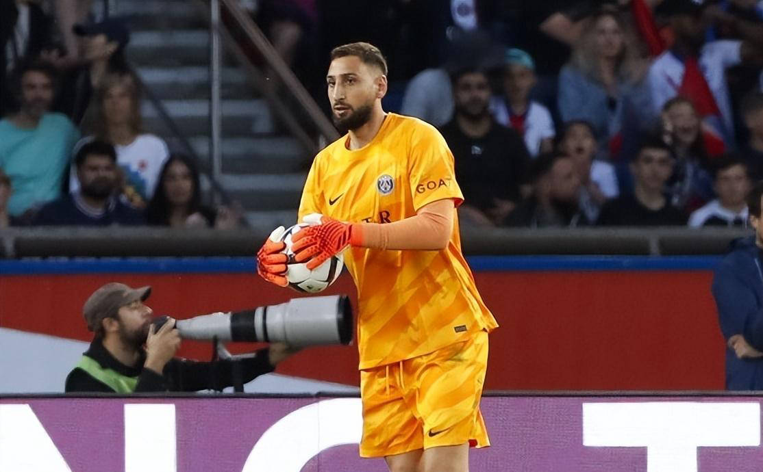 曼城将签下多纳鲁马,转会进入关键时刻