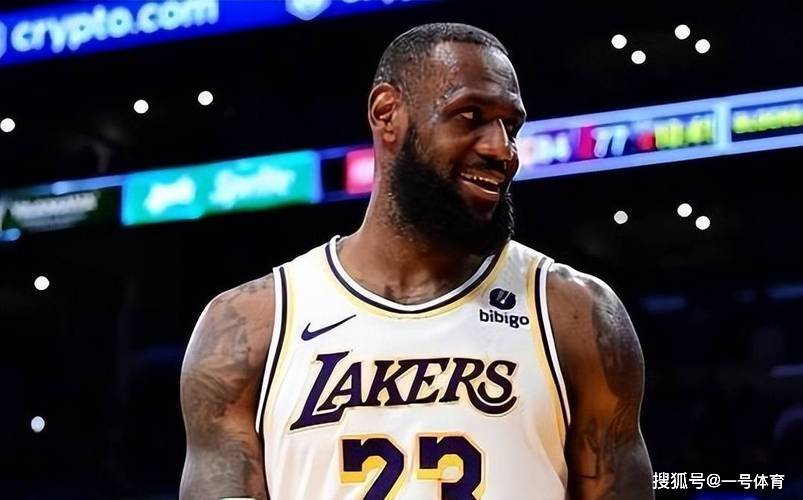 成为詹姆斯队友为何数据都会下滑?吸血鬼打法就是乔丹来了也不行