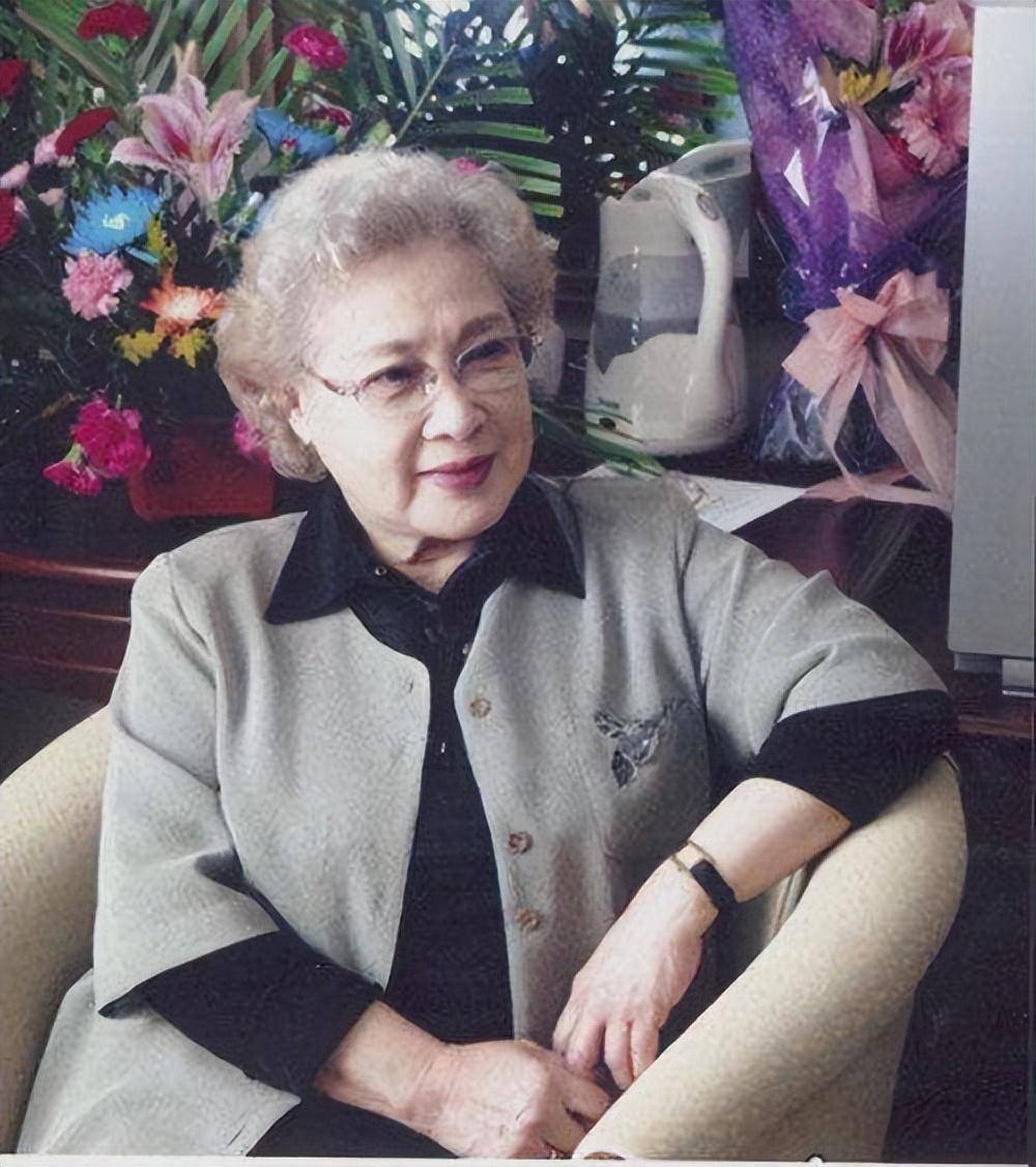 原创秦怡被称为中国第一美女99岁高龄依然有人追