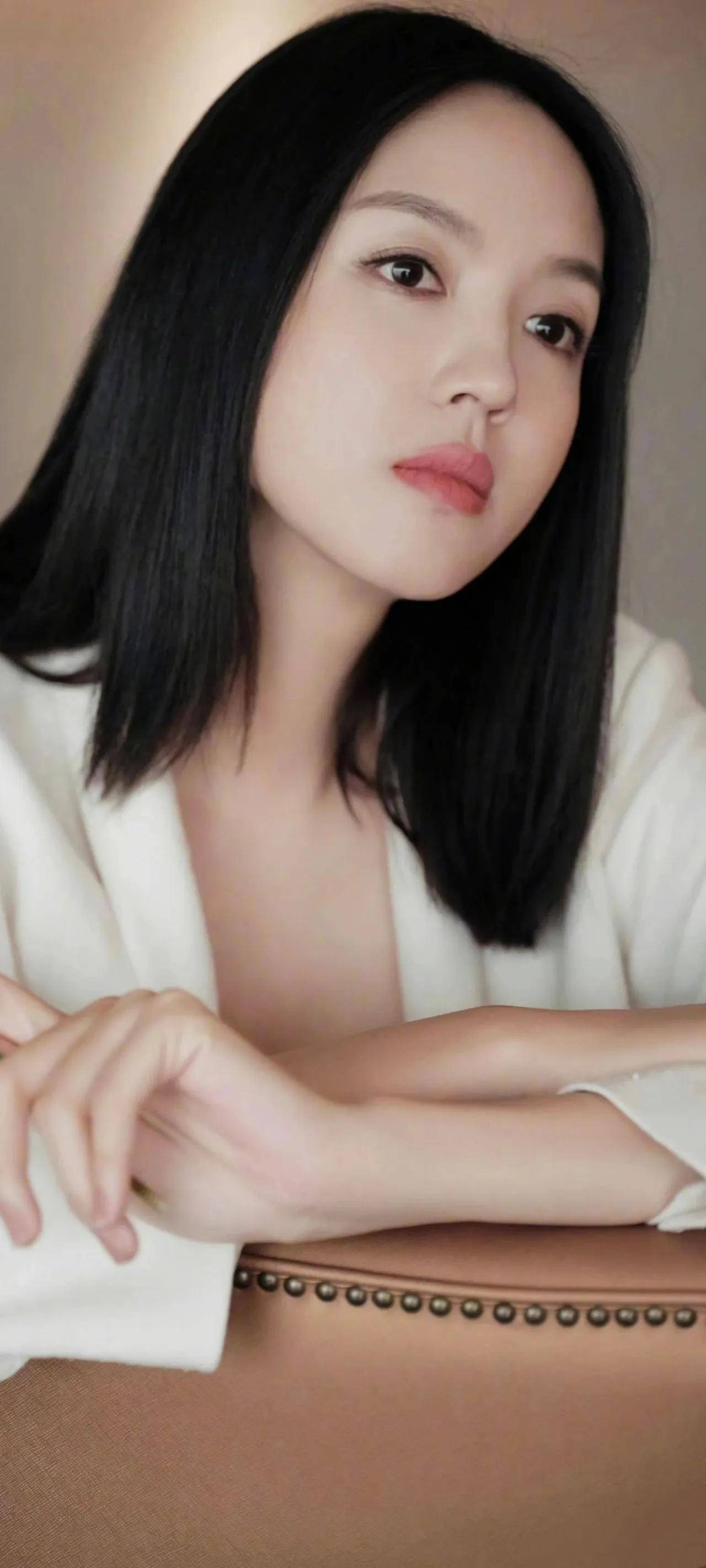张梓琳:从世界小姐桂冠到银屏女神的璀璨征途