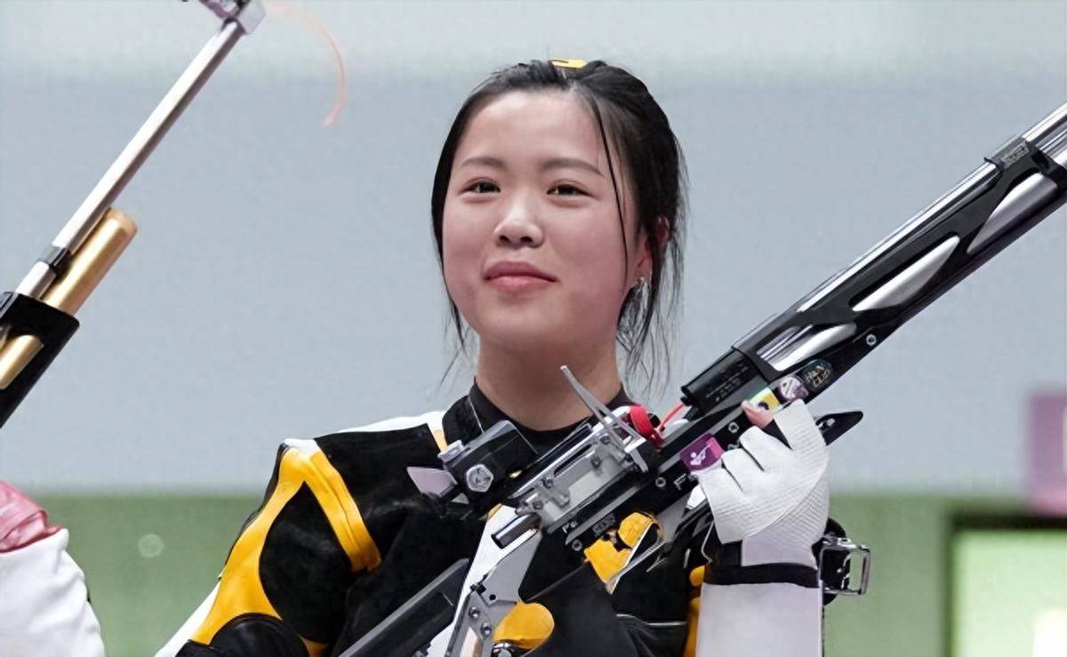 射击冠军杨倩坦然面对无缘巴黎奥运:成绩起伏乃运动员常态