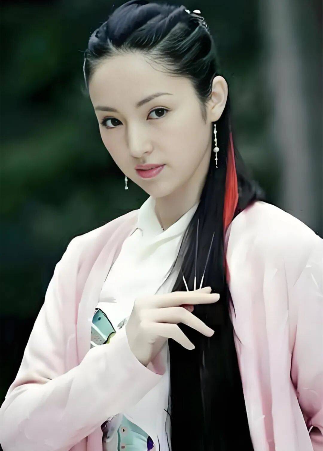 董璇七个古装角色,女神龙一举成名,苏小妹刁蛮可爱