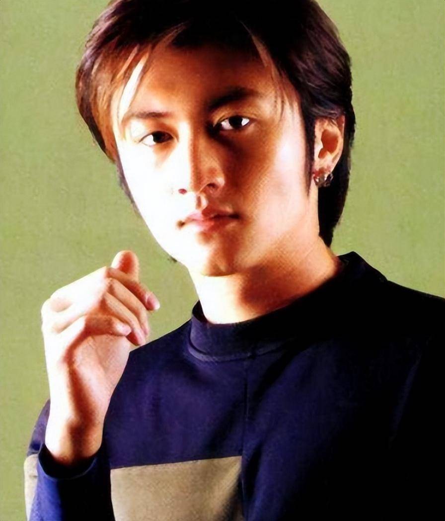 现在才明白,谢霆锋对王菲,不是喜欢,而是深爱