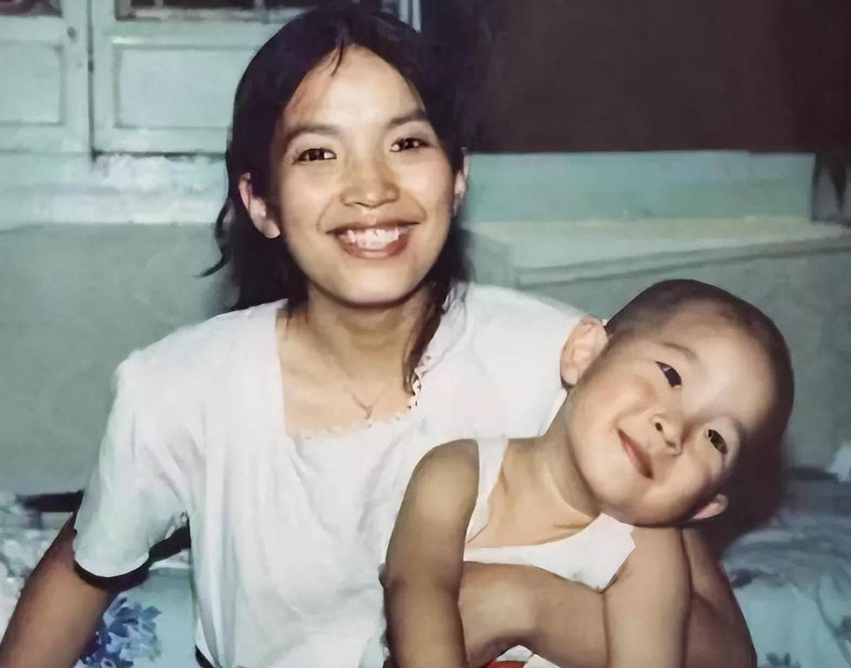 顾,现在却想修补"父子情",张丰毅:儿子我一直爱你