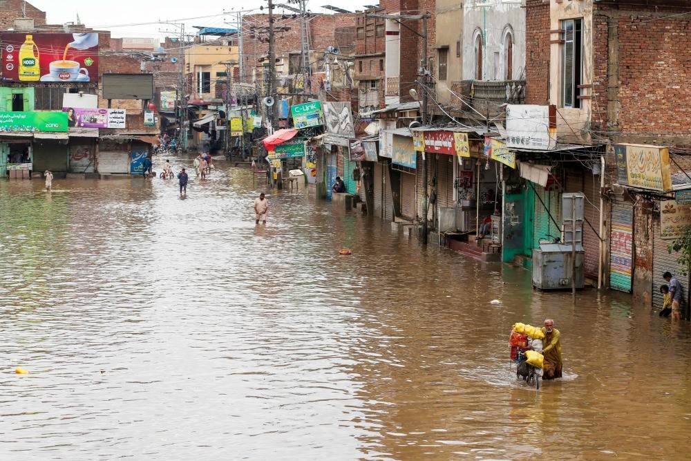 泄洪开始,印度天灾预警发往巴方,数万人逃难,特朗普打不通电话