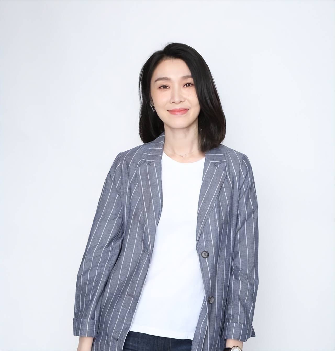 低调女星陈丽娜与母亲相依为命戏红人不红42岁婚姻成谜