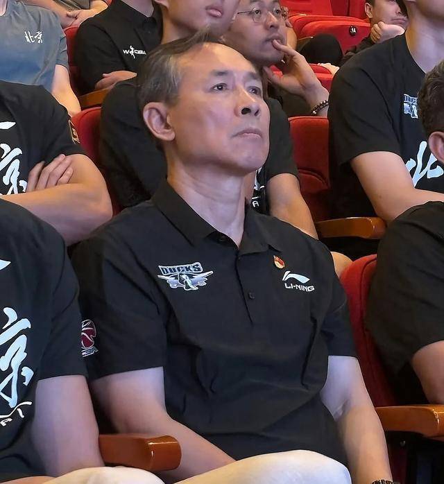 许利民,方硕,陈林坚三人齐聚焦cba休赛期暗流涌动,北京山东新阵容引爆