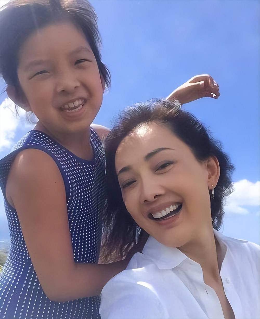 58岁郭冬临现况:一生未婚无儿女,如今已成两千万粉丝大网红