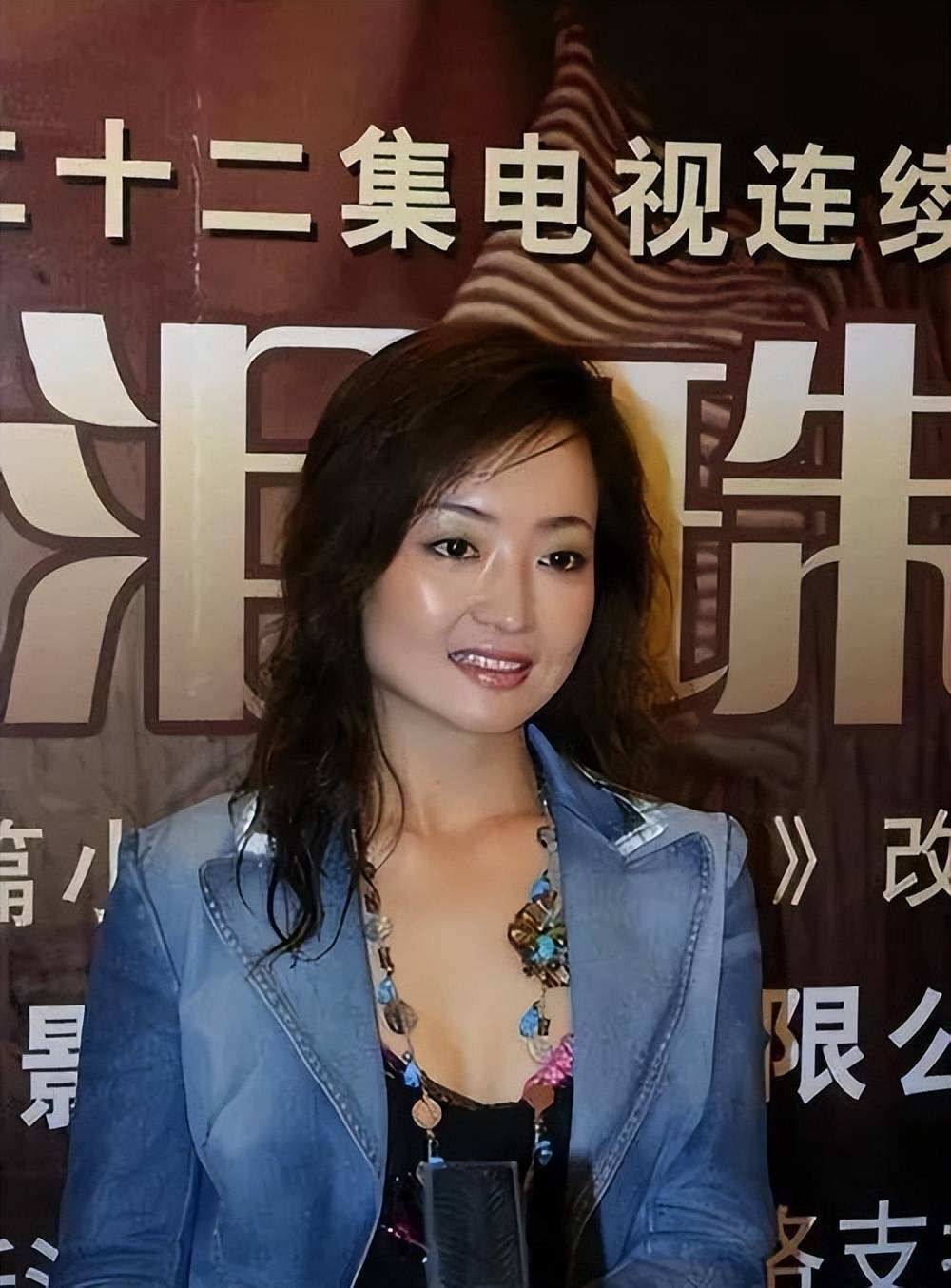 戏剧性的是,离婚声明发布次日,沙桐前妻原华突然在社交平台发文驳斥