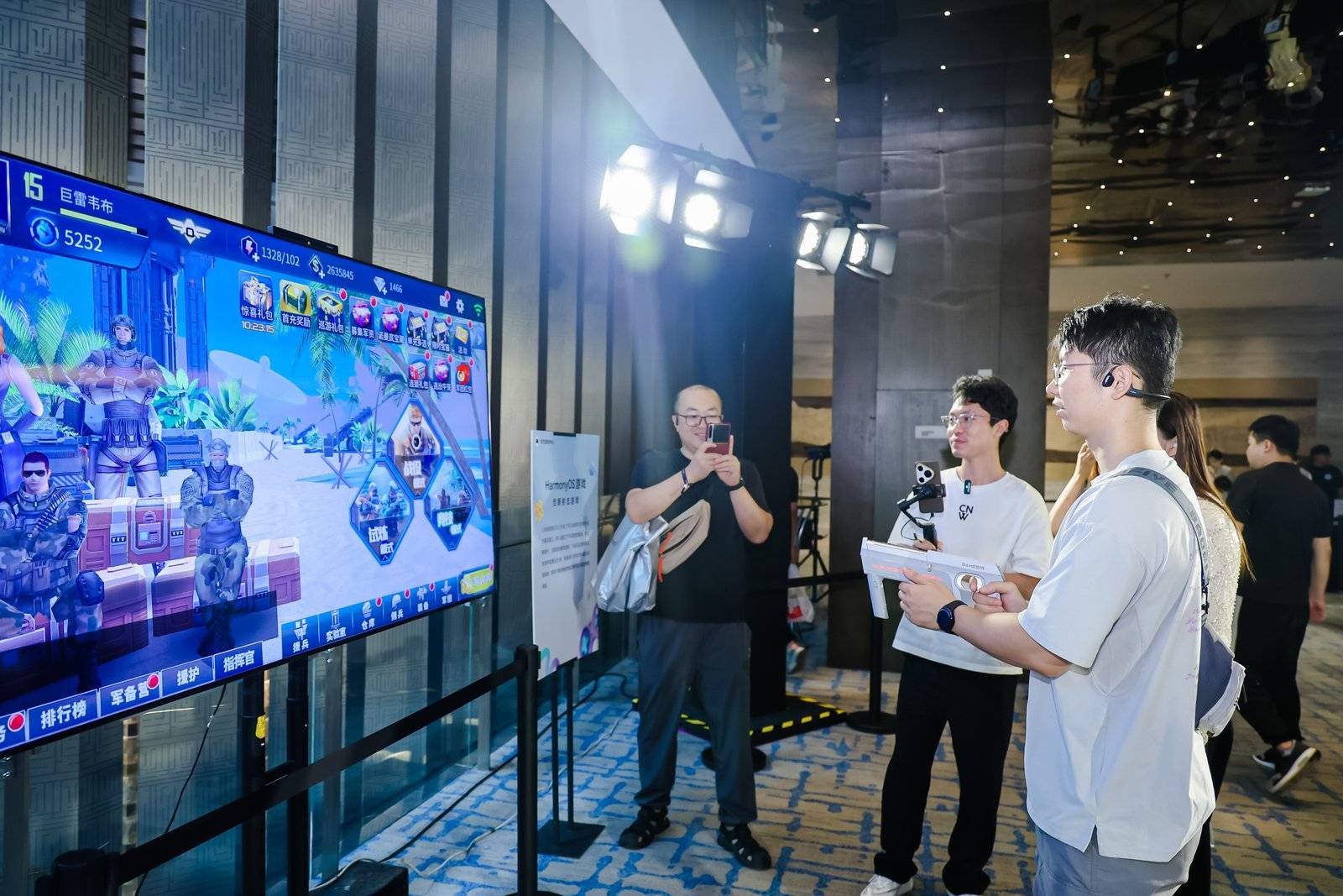 鸿蒙游戏数量破万，《原神》重磅登陆开启全场景游戏新体验