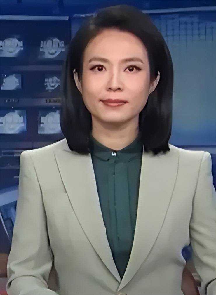 23岁就登上央视,今47岁端庄漂亮仍未婚