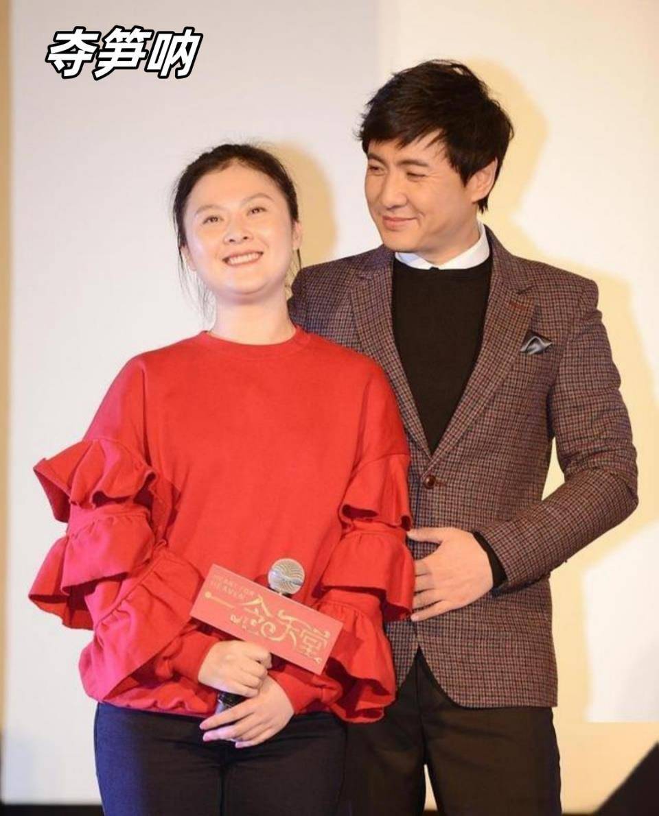 沈腾曝一家近照!王琦复胖目测已200斤疑似怀二胎,7岁儿子胖乎乎很可爱