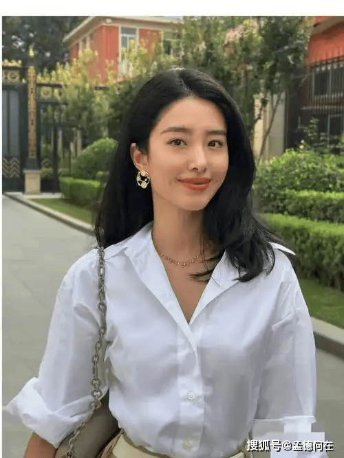 杨采钰，这身材这是好得要命