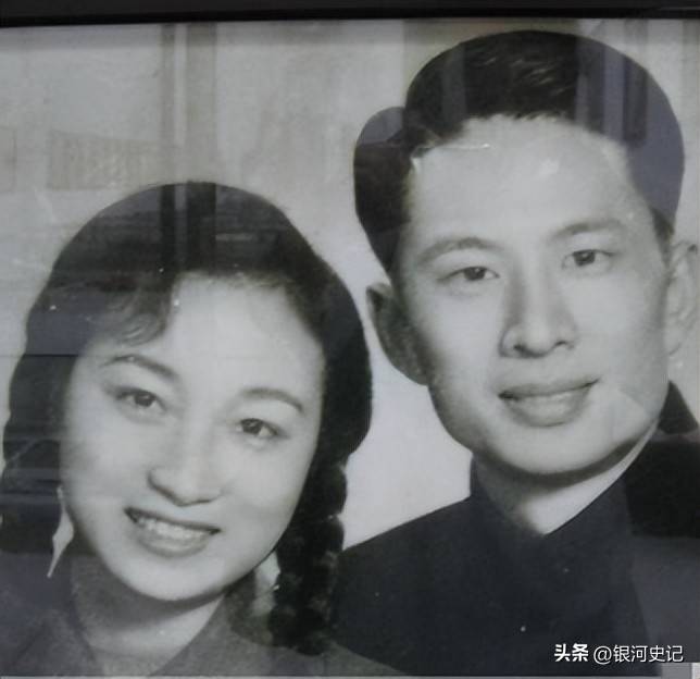 冯喆遗孀张光茹晚年的旧照,她和丈夫的婚姻悲剧,令人唏嘘不已