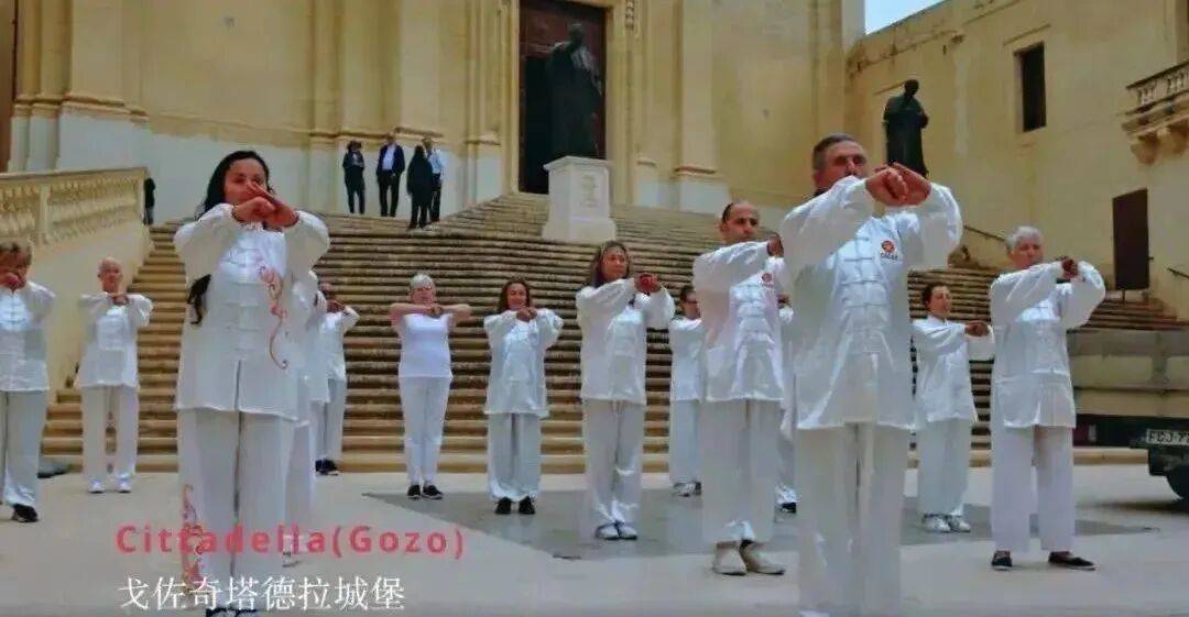 图片[3]-全球最小的发达国家，快被中国人“买”下了！中国移民占比87% -华闻时空