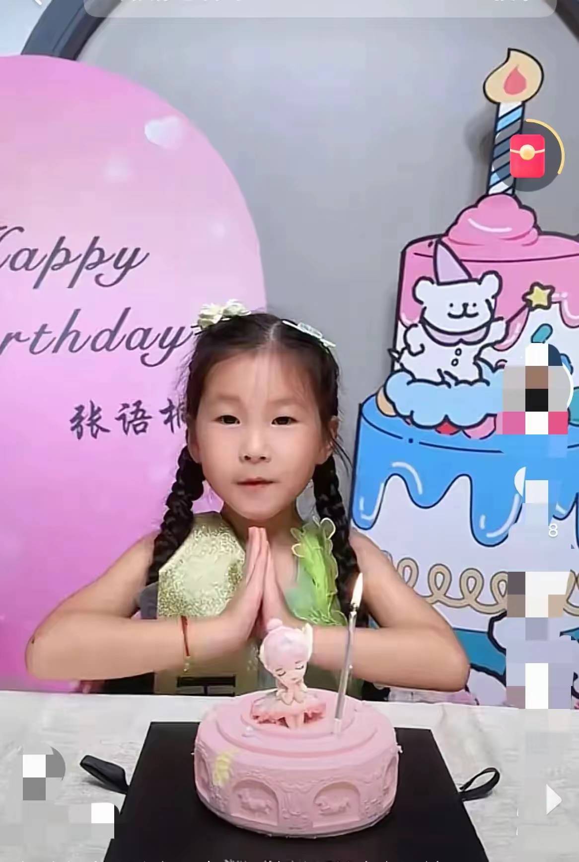 着俏皮的双马尾蹦蹦跳跳就扑进了张纪中怀里小手紧紧搂着爸爸的脖子