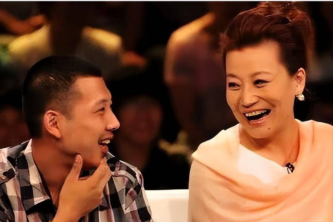 离婚20年后,小香玉和王为念两成全:一个儿孙满堂一个3婚遇真爱