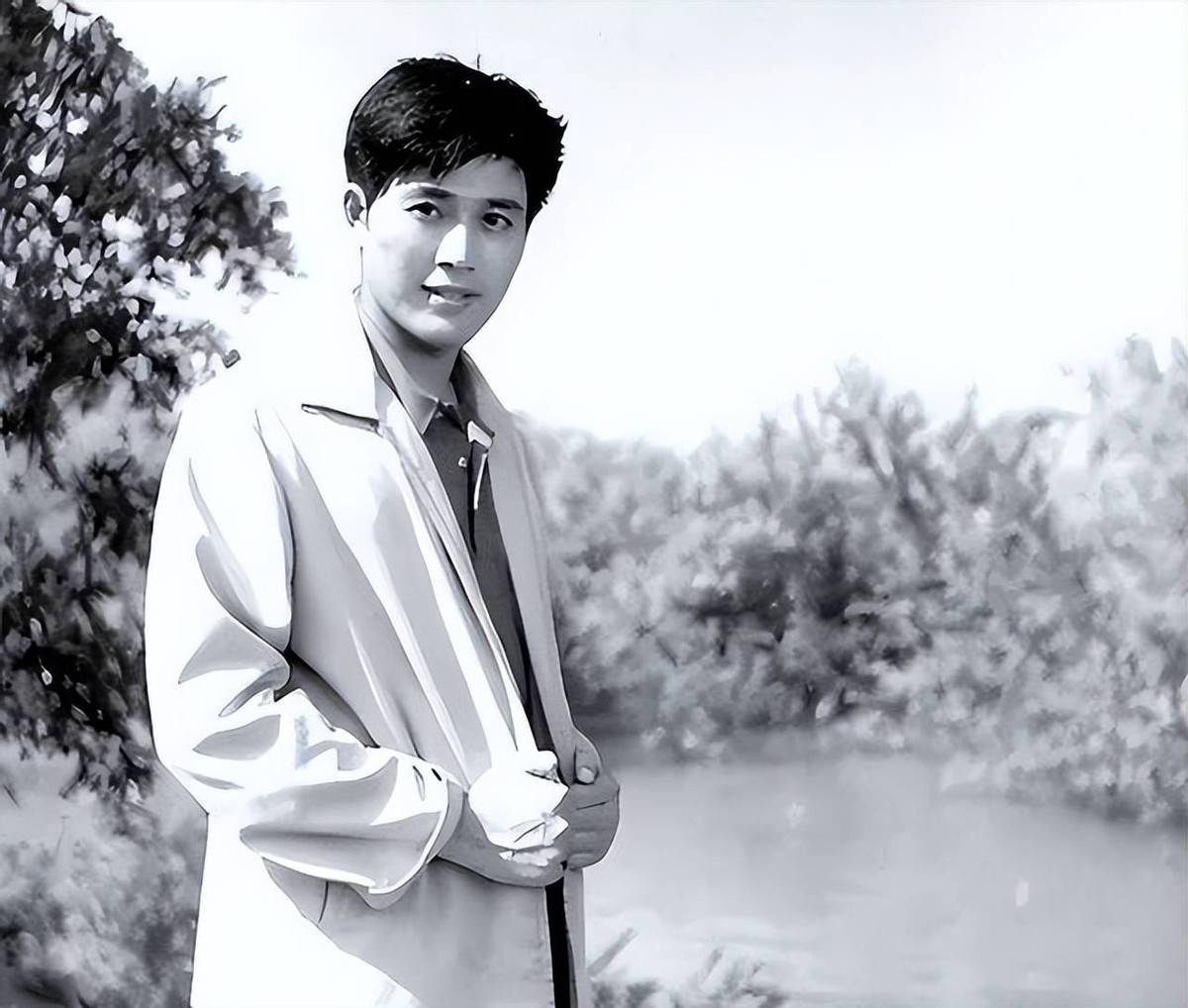 他25岁成名,一见钟情妻子,一生没绯闻,38年后女儿成为骄傲