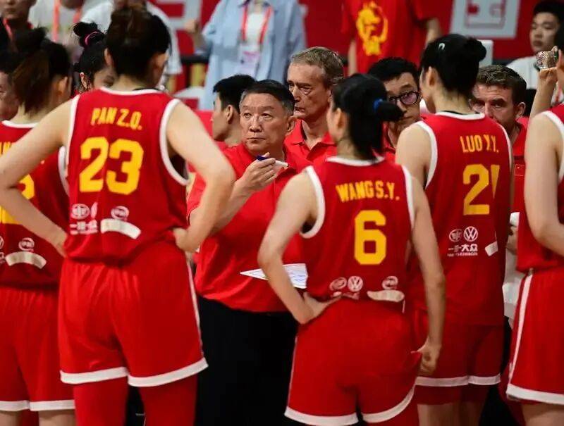 中国女篮力擒尤文图特！宫鲁鸣摊牌，李梦彻底无缘 ，二番战首发出炉