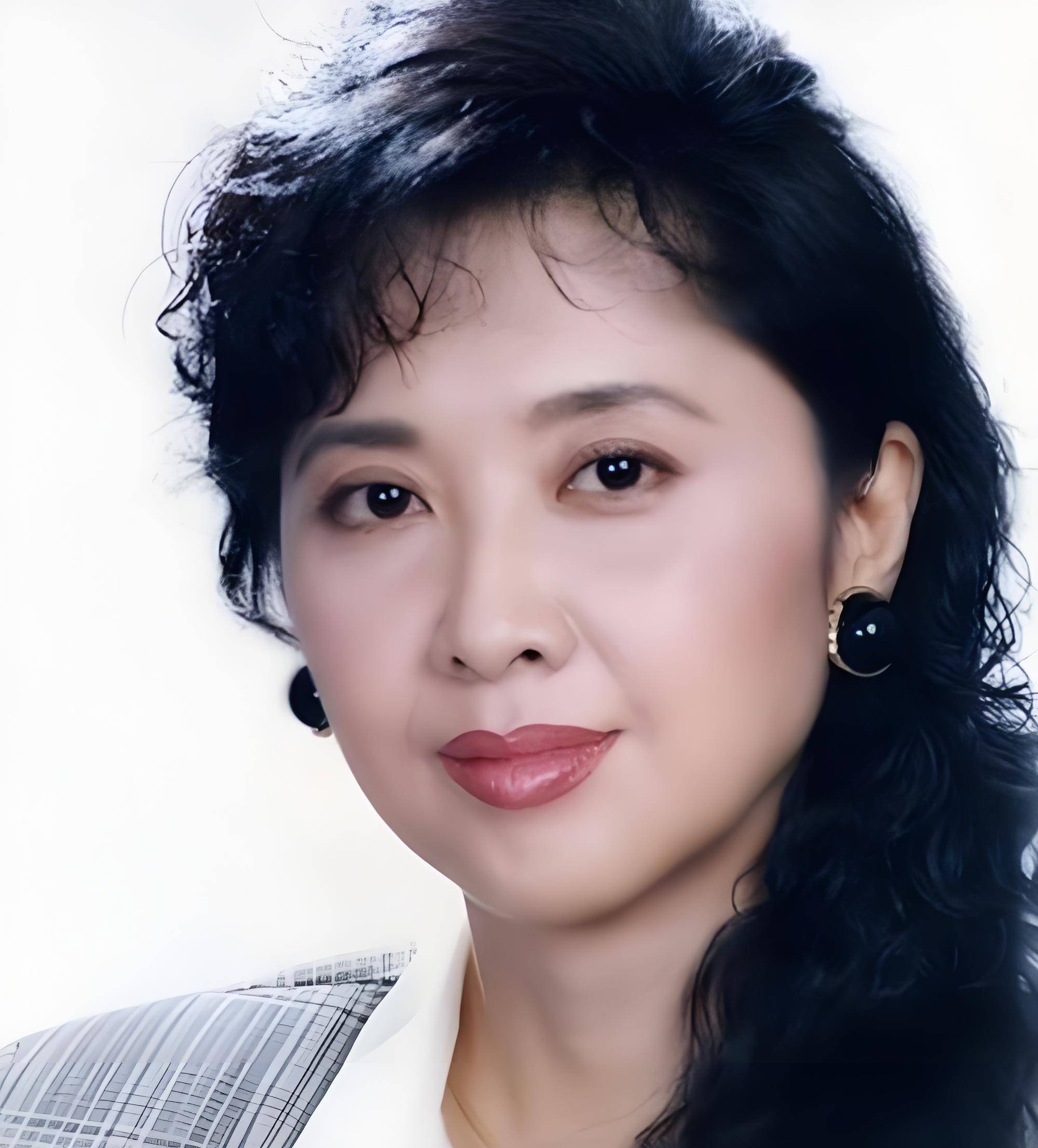 "女儿国国王"朱琳:与丈夫恩爱44年,现在72岁最大遗憾是没子女