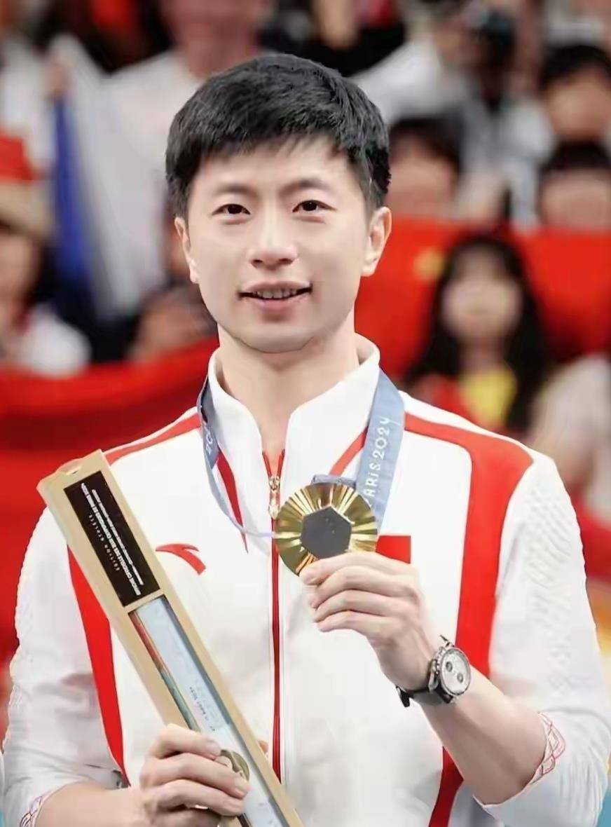 夏露也没想到,马龙受邀观礼阅兵才半月,又一次让所有人刮目相看