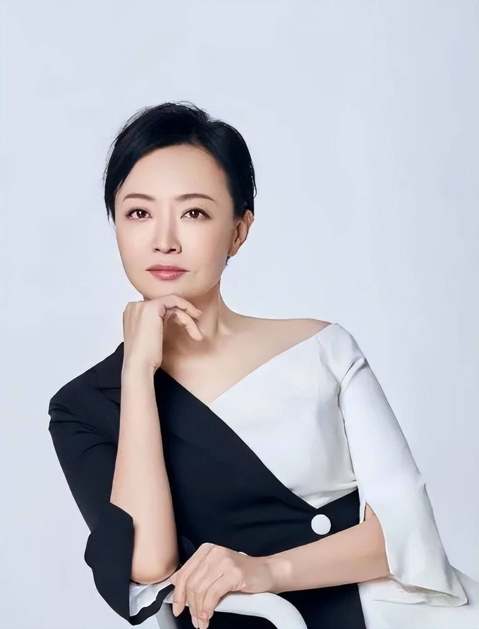 曾苦恋王志文四年,后与沙桐结婚1年后闪离,最终收获幸福