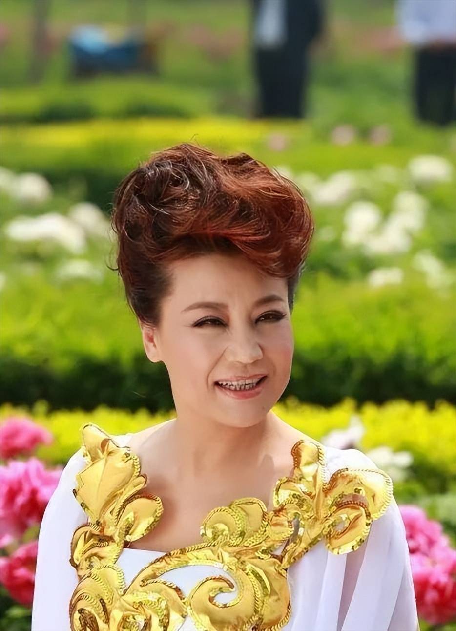 王为念和小香玉离婚19年了:一个儿孙满堂,一个3婚终获幸福