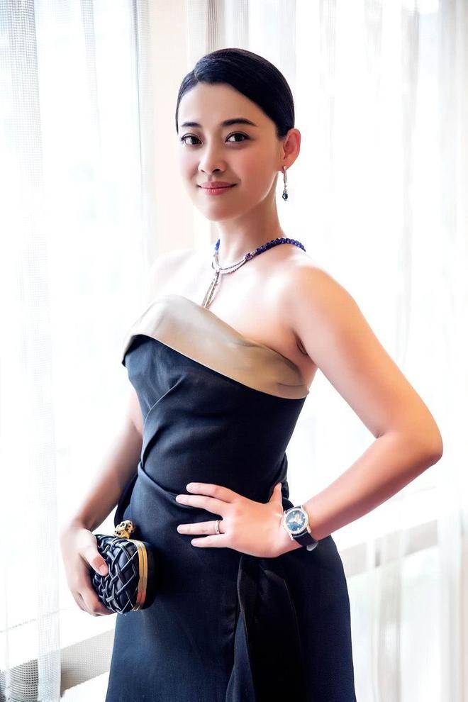 梅婷解衣露"乳"引非议,网络流量不增反减!追求噱头不是捷径!