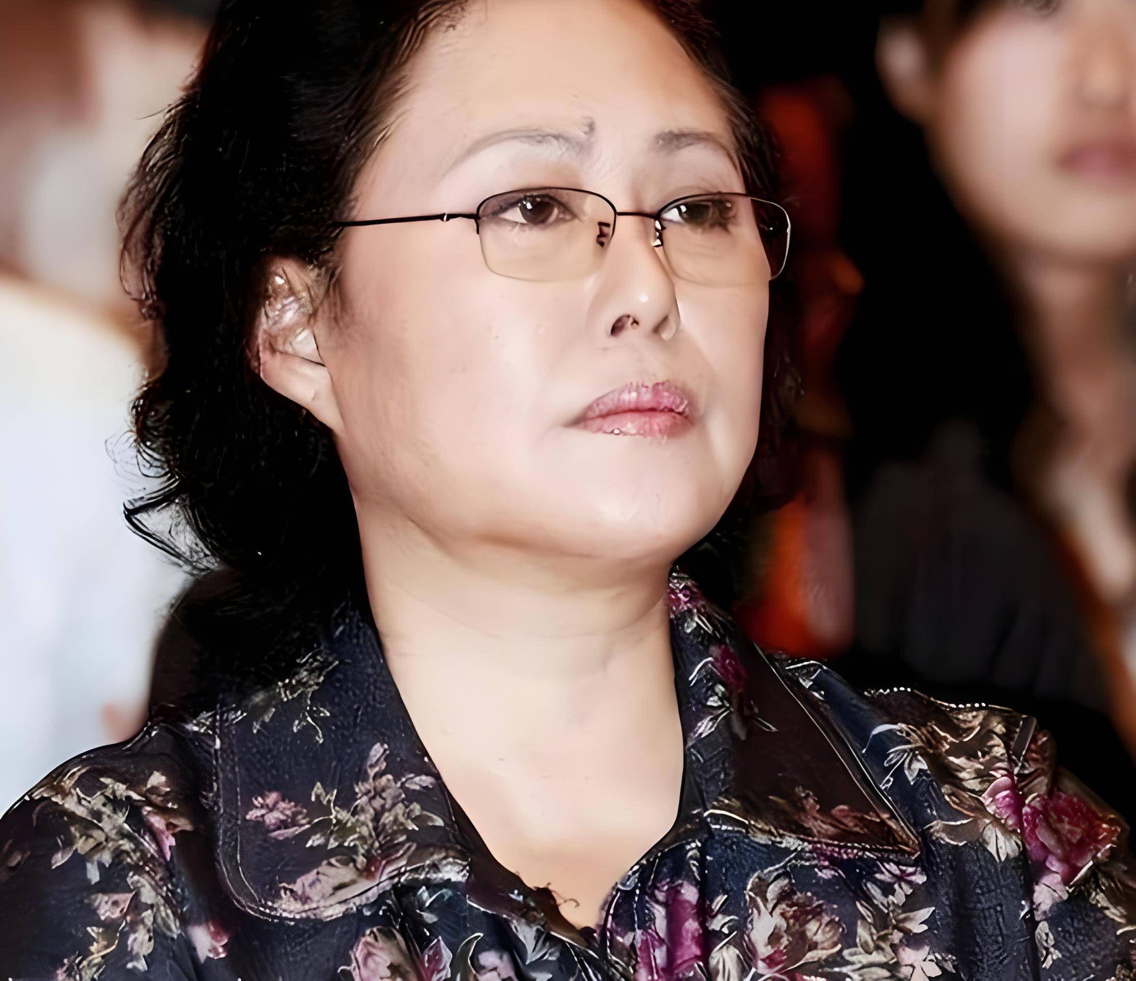 "戏精"斯琴高娃:因演戏被两任丈夫抛弃,坎坷情史