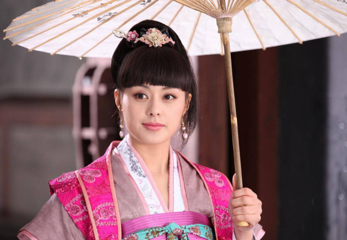 王力可:17岁出道,演40多次女一号也不红,37岁未婚让父母操心