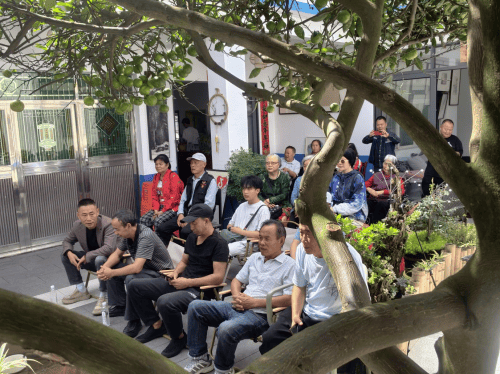 艺术进驻村寨!清镇蓝白小寨“与美同眠”书画展今日温情开幕(图1) 艺术进驻村寨!清镇蓝白小寨“与美同眠”书画展今日温情开幕(图1)