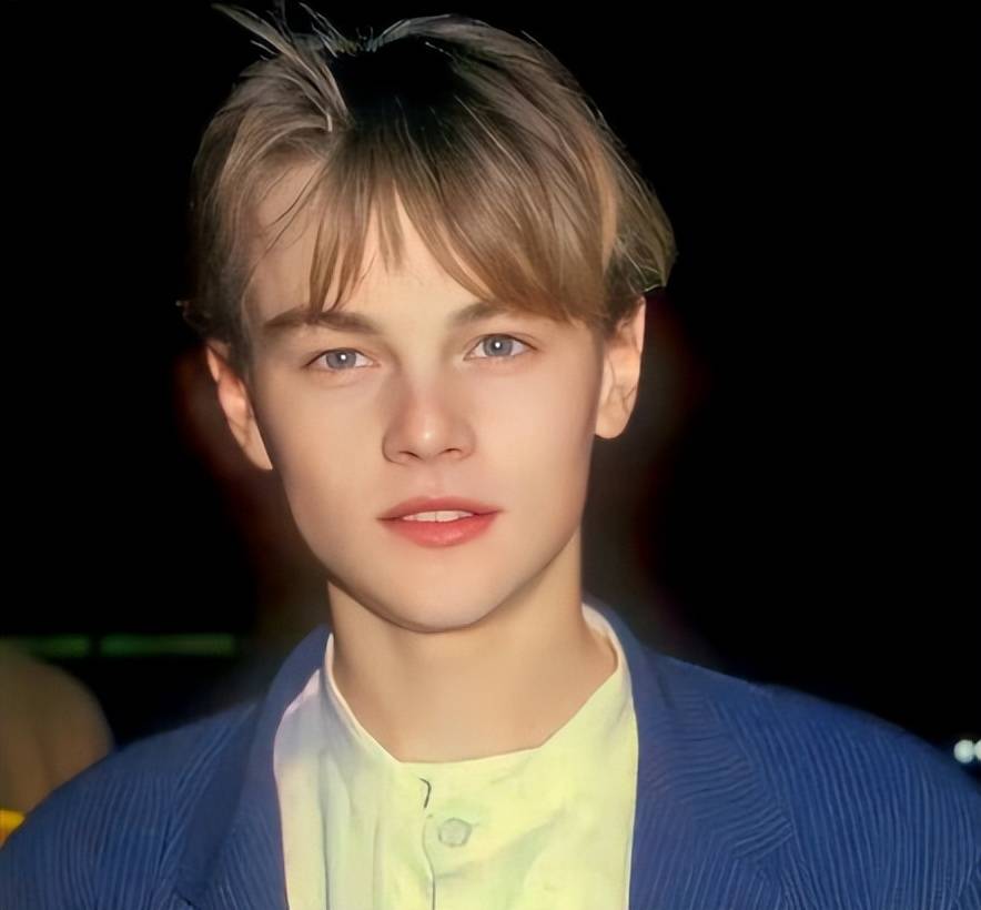 爷青回!50岁小李子近照曝光,颜值回春瘦成闪电,这是受啥刺激了