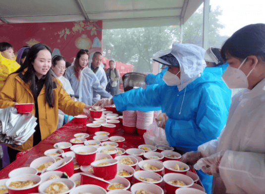 九年坚守，老君山国庆“一元午餐”温暖不停歇！