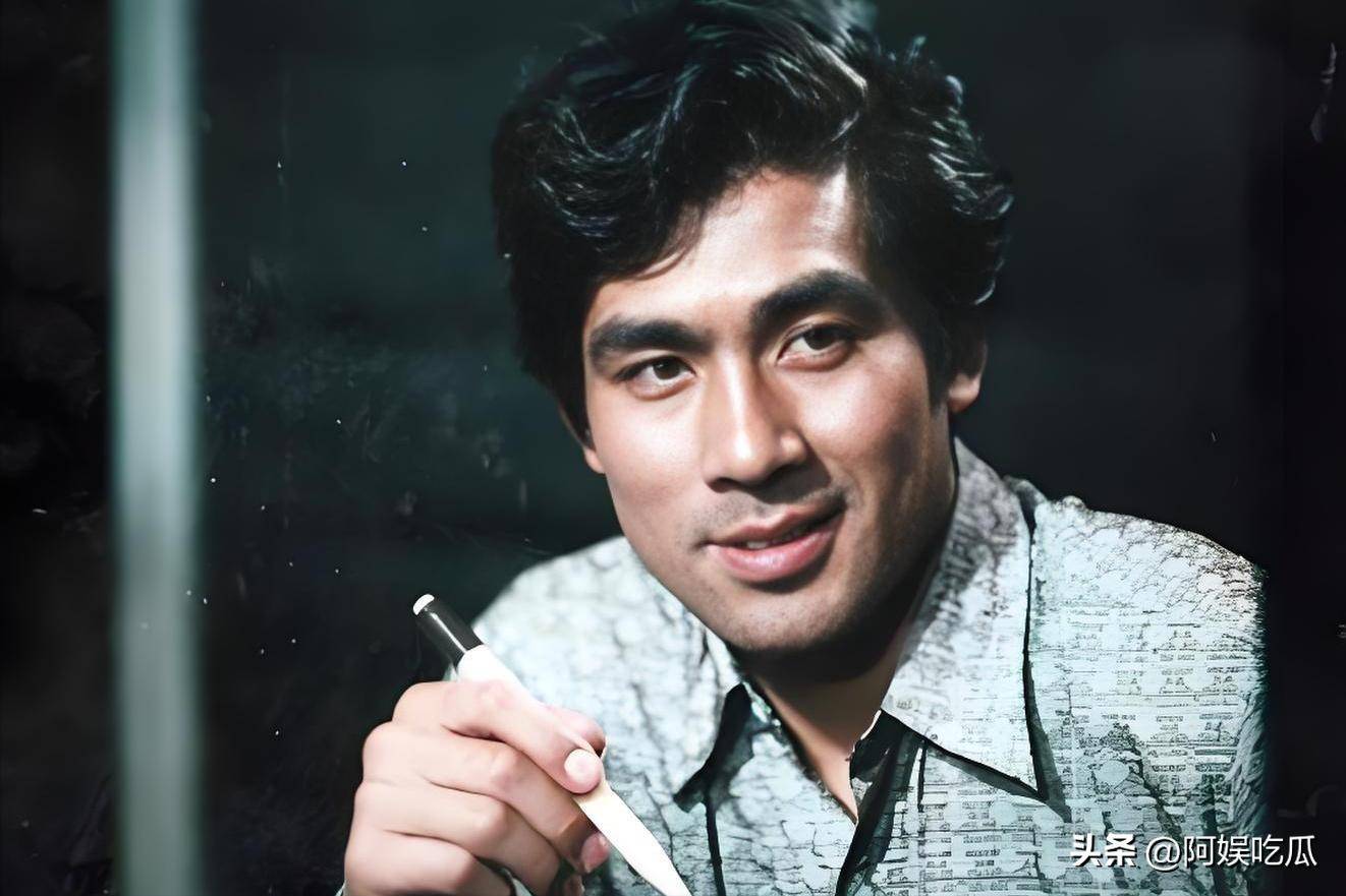 看了朱时茂和唐国强80年代合照,才理解,奶油小生与型男的区别